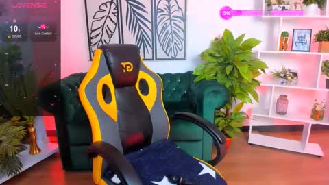 Snapshot of viola__shy chatting on 02/22/25, 01:11 Viola online show from 02/22/25, 01:11