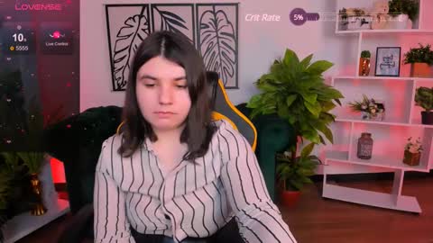 Snapshot of viola__shy chatting on 03/02/25, 12:31 Viola online show from 03/02/25, 12:31