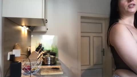 Snapshot of viola_beck chatting on 09/22/25, 09:22 Vio online show from 09/22/25, 09:22