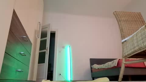 Snapshot of violahoney chatting on 12/15/24, 03:20 Viola online show from 12/15/24, 03:20