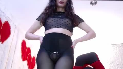 Snapshot of violeet4u chatting on 01/19/25, 05:07 Mistress V. online show from 01/19/25, 05:07