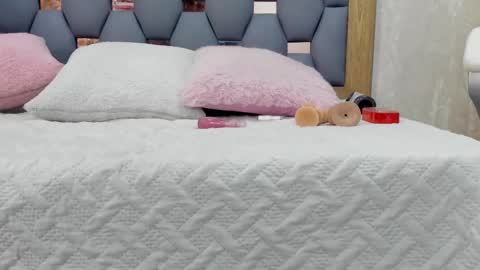 violeet_gray online show from 03/08/25, 11:37