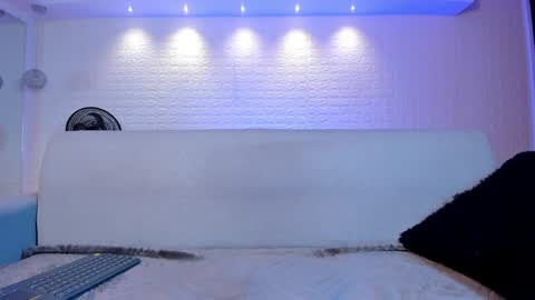 Snapshot of violeet_scott chatting on 02/07/25, 04:56 Violett Everyday From 0530 to 1430 Col Time online show from 02/07/25, 04:56