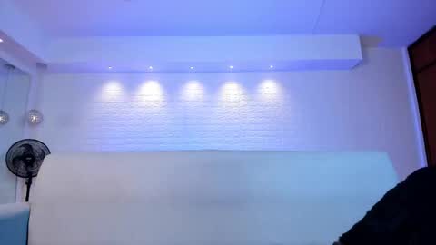 Snapshot of violeet_scott chatting on 02/21/25, 01:55 Violett Everyday From 0530 to 1430 Col Time online show from 02/21/25, 01:55