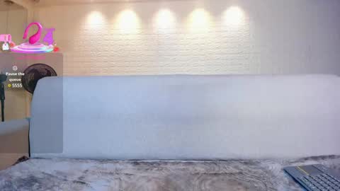 Snapshot of violeet_scott chatting on 02/26/25, 01:52 Violett Everyday From 0530 to 1430 Col Time online show from 02/26/25, 01:52