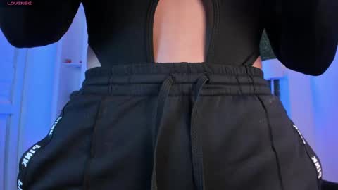 Snapshot of violeet_scott chatting on 09/11/25, 10:48 Violett Everyday From 0530 to 1430 Col Time online show from 09/11/25, 10:48