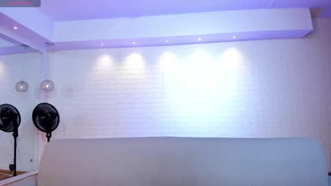 Violett  Everyday From 0530 to 1430 Col Time online show from 12/23/25, 10:35