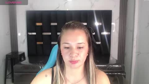 Snapshot of violet13_a chatting on 01/14/26, 03:17 Violet online show from 01/14/26, 03:17