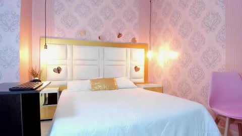 Snapshot of violet15petite chatting on 02/28/26, 11:55 Violet online show from 02/28/26, 11:55