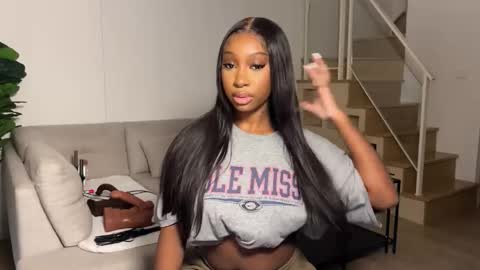 Snapshot of violet6xft chatting on 11/03/25, 06:36 Fantasy Black Girl online show from 11/03/25, 06:36