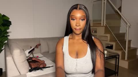 Snapshot of violet6xft chatting on 11/12/25, 06:14 Fantasy Black Girl online show from 11/12/25, 06:14