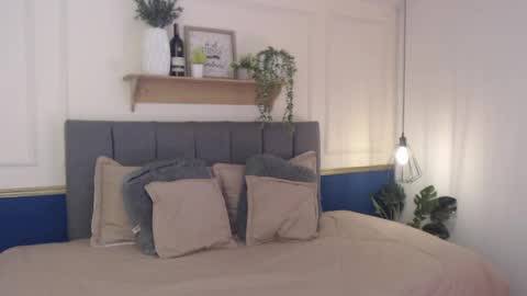 Snapshot of violet_2003 chatting on 04/09/26, 02:00 V I O L E T online show from 04/09/26, 02:00