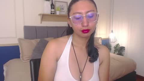 Snapshot of violet_2003 chatting on 04/14/26, 02:12 V I O L E T online show from 04/14/26, 02:12