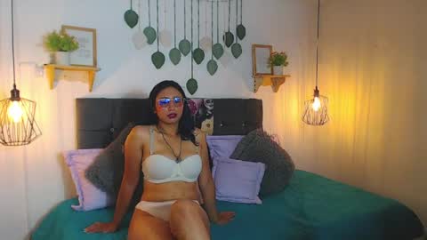 Snapshot of violet_2003 chatting on 04/15/26, 07:54 V I O L E T online show from 04/15/26, 07:54