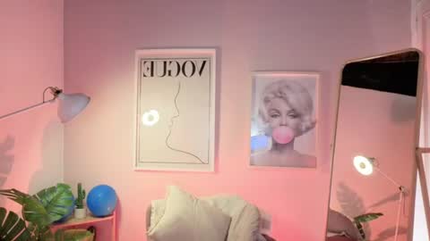 violet__15 online show from 07/03/26, 12:00