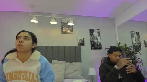 Snapshot of violet_and_myers chatting on 10/21/25, 11:22 Violet and Myers online show from 10/21/25, 11:22