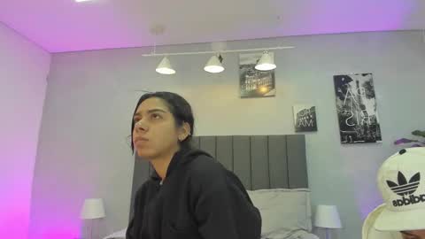 Snapshot of violet_and_myers chatting on 10/29/25, 11:23 Violet and Myers online show from 10/29/25, 11:23