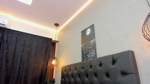 Snapshot of violet_and_myers chatting on 11/27/25, 10:56 Violet and Myers online show from 11/27/25, 10:56