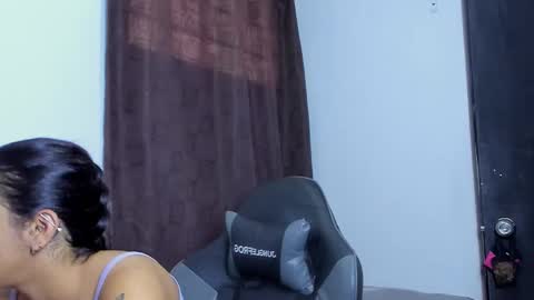 Snapshot of violet_and_myers chatting on 12/16/25, 01:16 Violet and Myers online show from 12/16/25, 01:16