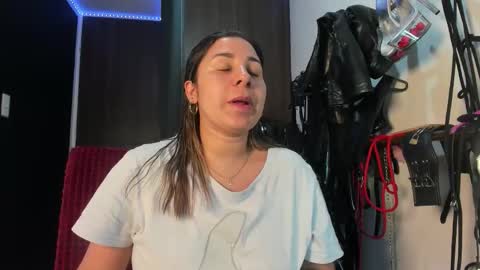 Kim online show from 11/08/25, 02:01