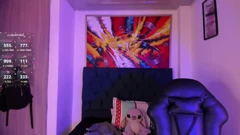 Snapshot of violet_blaze chatting on 12/16/25, 10:09 online show from 12/16/25, 10:09