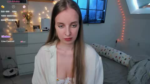 Violet online show from 03/05/26, 01:18