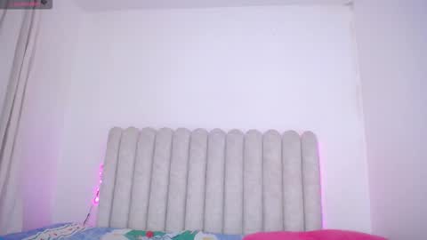 violet_giraldo online show from 02/17/26, 06:36