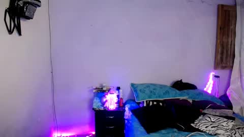 violet_hyuga online show from 02/07/25, 07:50