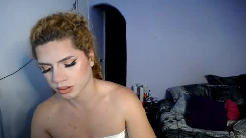 violet_hyuga online show from 09/09/25, 04:01