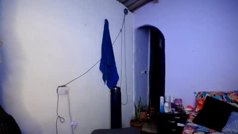 violet_hyuga online show from 10/18/25, 02:03