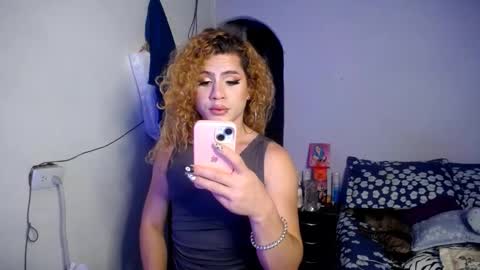 violet_hyuga online show from 10/21/25, 01:28