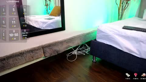 Violet Jones online show from 12/26/24, 05:30