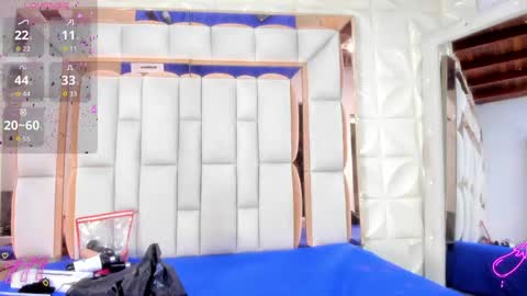 violet_milleer online show from 04/12/26, 07:30