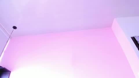 Snapshot of violet_myerrs chatting on 09/17/25, 01:35 violet online show from 09/17/25, 01:35