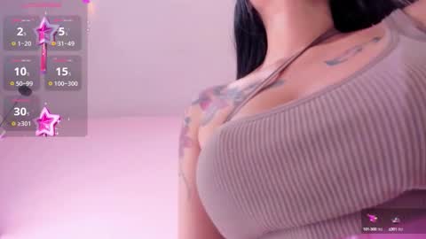 Snapshot of violet_myerrs chatting on 10/15/25, 01:44 violet online show from 10/15/25, 01:44