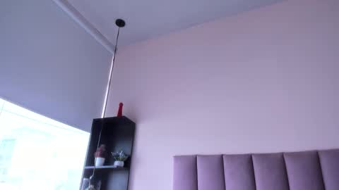 Snapshot of violet_myerrs chatting on 11/29/25, 01:47 violet online show from 11/29/25, 01:47