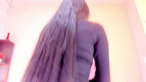 Snapshot of violet_myerrs chatting on 12/16/25, 01:05 violet online show from 12/16/25, 01:05