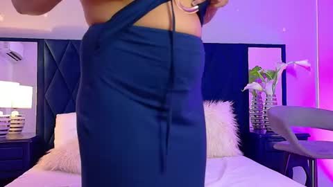 Snapshot of violet_saunders chatting on 06/18/26, 08:02 Violet online show from 06/18/26, 08:02