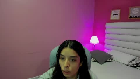 Snapshot of violet_sinclair chatting on 04/01/26, 11:22 violet_sinclair online show from 04/01/26, 11:22