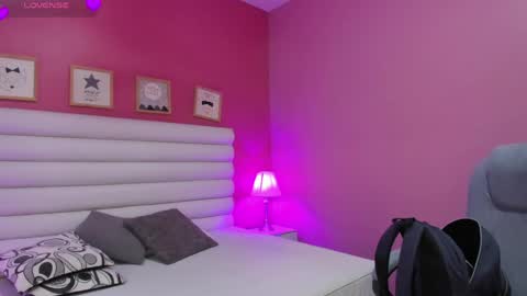 violet_sinclair online show from 05/26/26, 11:06
