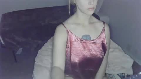 violet_winter97 online show from 12/13/24, 02:54