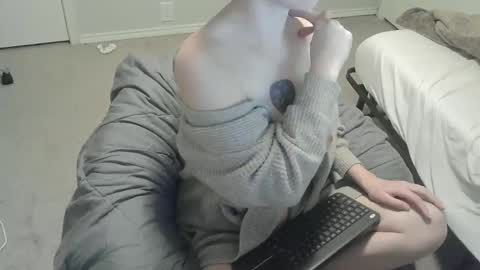 violet_winter97 online show from 12/18/24, 02:42