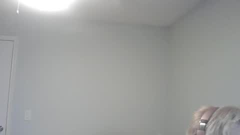 violet_winter97 online show from 01/06/25, 11:42