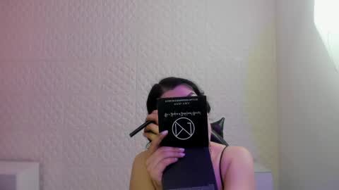 Snapshot of violeta_diazz chatting on 04/28/26, 09:20 online show from 04/28/26, 09:20