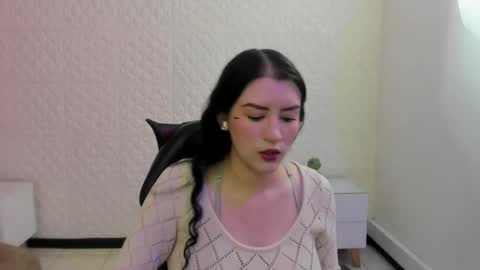 Snapshot of violeta_diazz chatting on 04/29/26, 09:21 online show from 04/29/26, 09:21