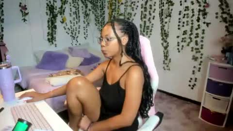 Snapshot of violeta_miler_ chatting on 06/17/26, 06:42 Violeta online show from 06/17/26, 06:42