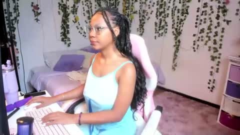 Snapshot of violeta_miler_ chatting on 06/18/26, 06:45 Violeta online show from 06/18/26, 06:45