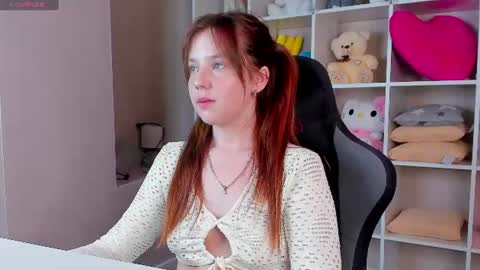 Snapshot of violeta_paul chatting on 06/26/26, 09:03 Violeta online show from 06/26/26, 09:03