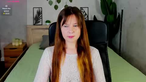 Snapshot of violeta_paul chatting on 06/27/26, 09:14 Violeta online show from 06/27/26, 09:14