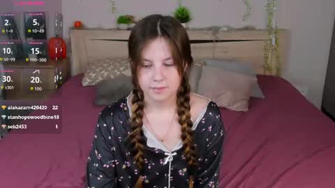 Snapshot of violeta_paul chatting on 06/29/26, 10:15 Violeta online show from 06/29/26, 10:15